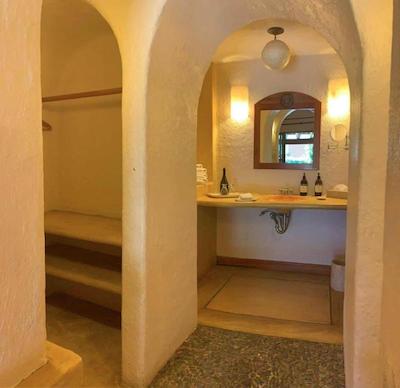 هاستال دلا لوز