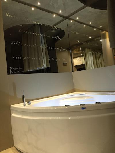 هتل اسمرالدو