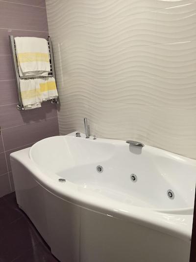 هتل اسمرالدو