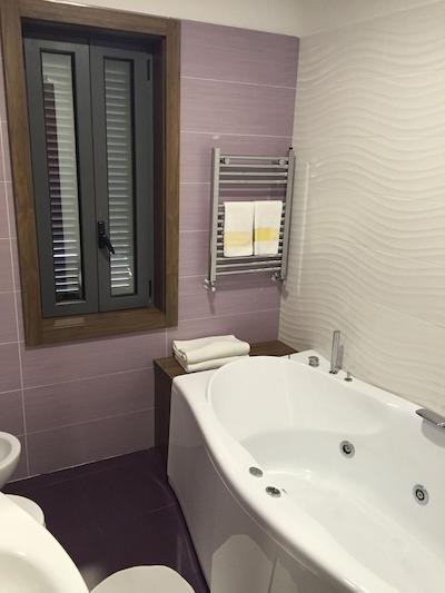 هتل اسمرالدو