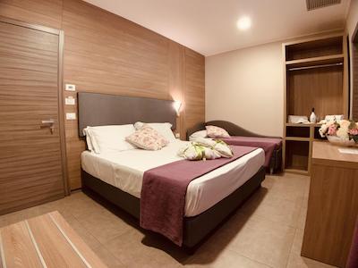 هتل اسمرالدو