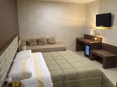 هتل اسمرالدو