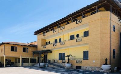 هتل اسمرالدو