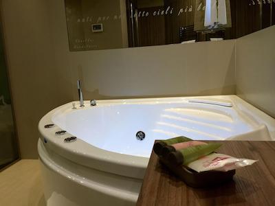 هتل اسمرالدو