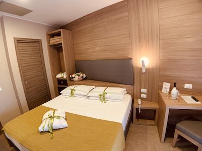 هتل اسمرالدو