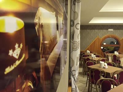 هتل اسمرالدو