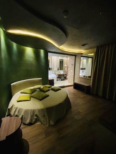 هتل اسمرالدو