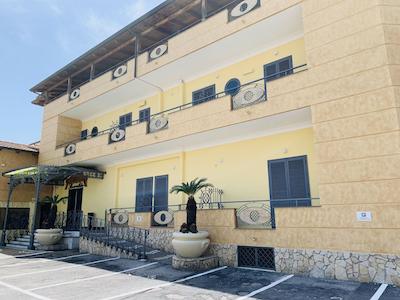 هتل اسمرالدو