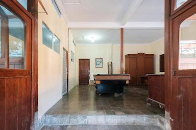 او وای او 1700 دانورجان گست هاوس