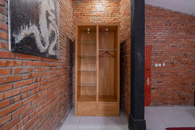 او وای او 2380 آلئا گست هاوس