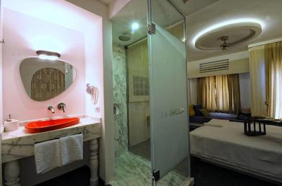 لا برزا سوئیت اند هتل