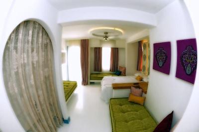 لا برزا سوئیت اند هتل