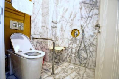 لا برزا سوئیت اند هتل