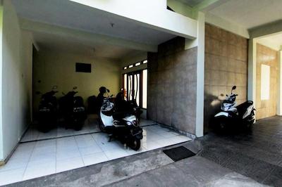 او وای او 693 هتل سافارا