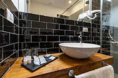 سانتا کیارا این