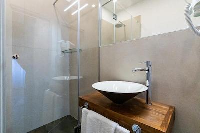 سانتا کیارا این