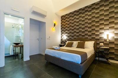 سانتا کیارا این