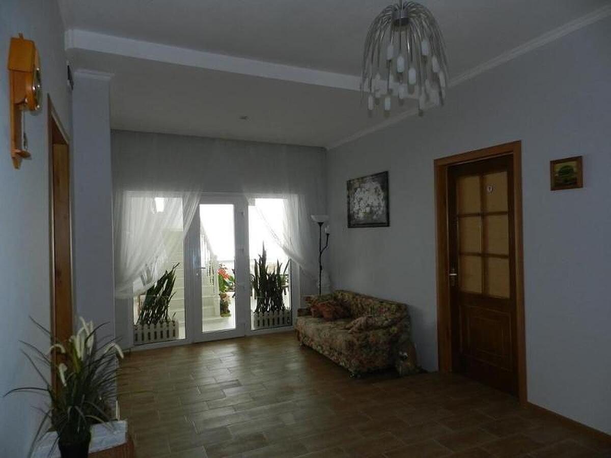 مارو گست هاوس