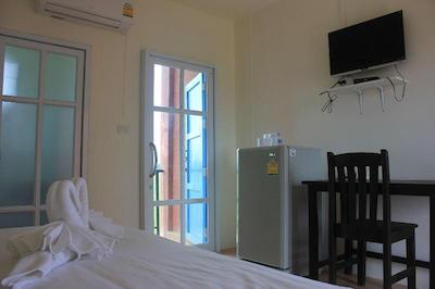 له بار تاری هتل