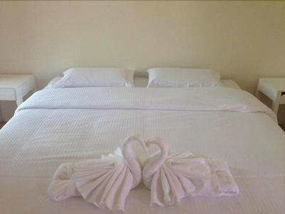 له بار تاری هتل