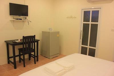 له بار تاری هتل