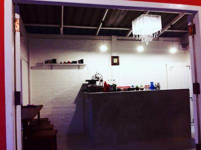 له بار تاری هتل