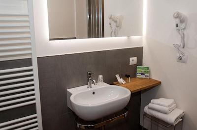 هومی بی ان بی