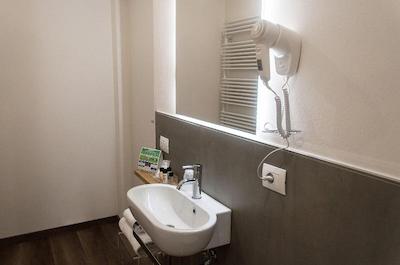 هومی بی ان بی