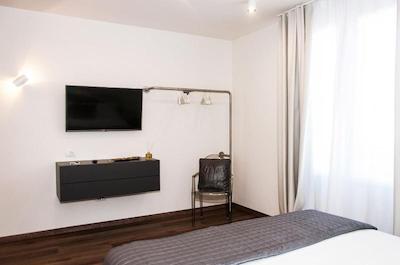 هومی بی ان بی