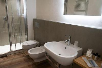 هومی بی ان بی