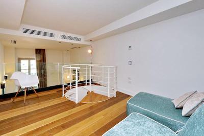 ام 7 کونتپورری آپارتماتز