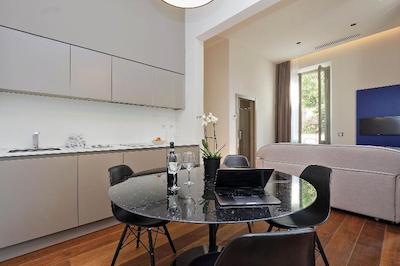 ام 7 کونتپورری آپارتماتز