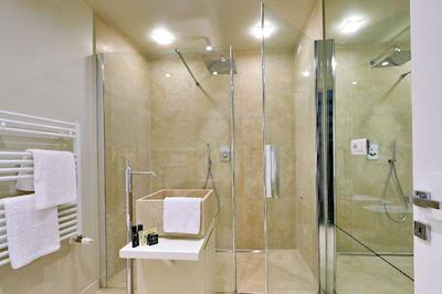 ام 7 کونتپورری آپارتماتز