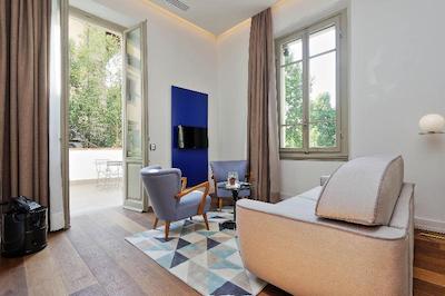 ام 7 کونتپورری آپارتماتز