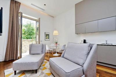 ام 7 کونتپورری آپارتماتز