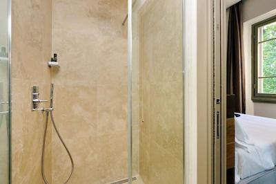 ام 7 کونتپورری آپارتماتز