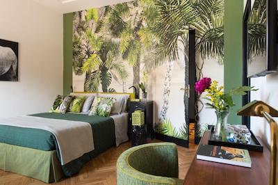 ولونا اس جانگل لاکچری سوئیتز