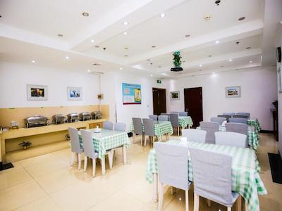 گرین تری این لیاونینگ شنیانگ تیکسی یونفنگ استریت