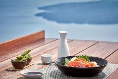 کاتیکیز کروماتا سانتورینی د لیدینگ هتلز آف