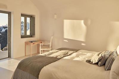 کاتیکیز کروماتا سانتورینی د لیدینگ هتلز آف