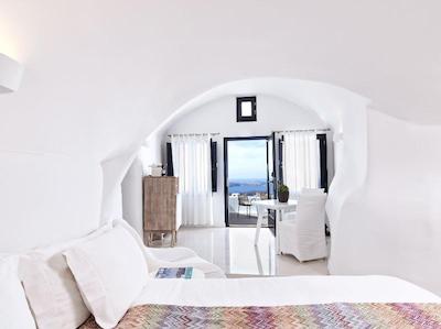 کاتیکیز کروماتا سانتورینی د لیدینگ هتلز آف