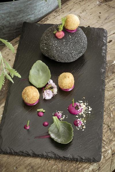 کاتیکیز کروماتا سانتورینی د لیدینگ هتلز آف