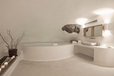 کاتیکیز کروماتا سانتورینی د لیدینگ هتلز آف