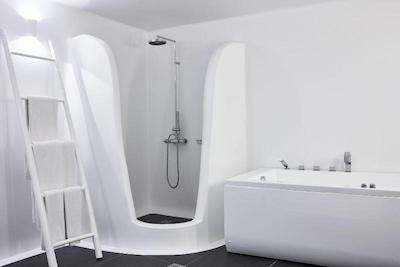 کاتیکیز کروماتا سانتورینی د لیدینگ هتلز آف