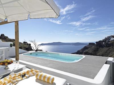 کاتیکیز کروماتا سانتورینی د لیدینگ هتلز آف