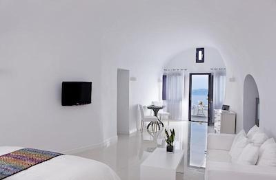 کاتیکیز کروماتا سانتورینی د لیدینگ هتلز آف