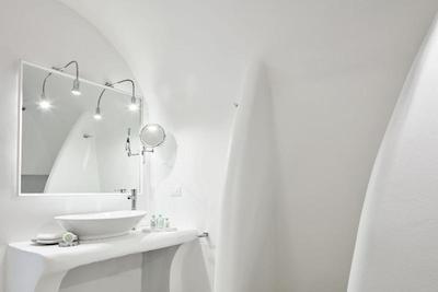 کاتیکیز کروماتا سانتورینی د لیدینگ هتلز آف