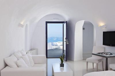 کاتیکیز کروماتا سانتورینی د لیدینگ هتلز آف