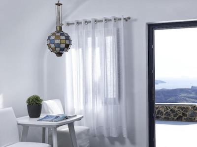 کاتیکیز کروماتا سانتورینی د لیدینگ هتلز آف