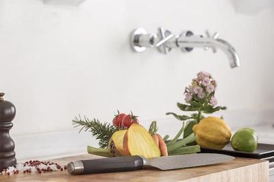 کاتیکیز کروماتا سانتورینی د لیدینگ هتلز آف